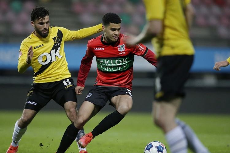 西连续两个 西连续两个